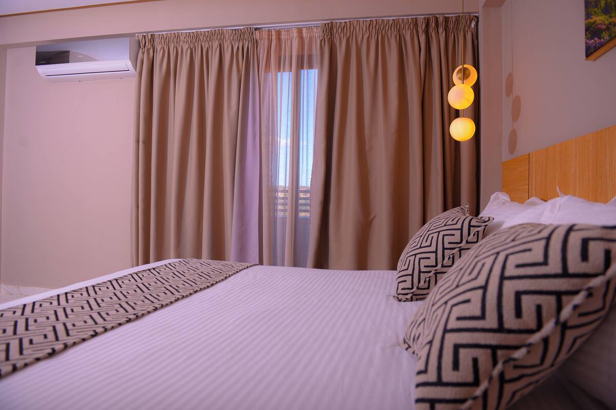 Suite Premium, vue montagne | Coffres-forts dans les chambres, Wi-Fi gratuit