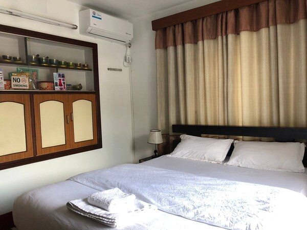 Shanti Apartment 2bhk Thamel 5 Min Walk 2nd Floor - Kathmandu