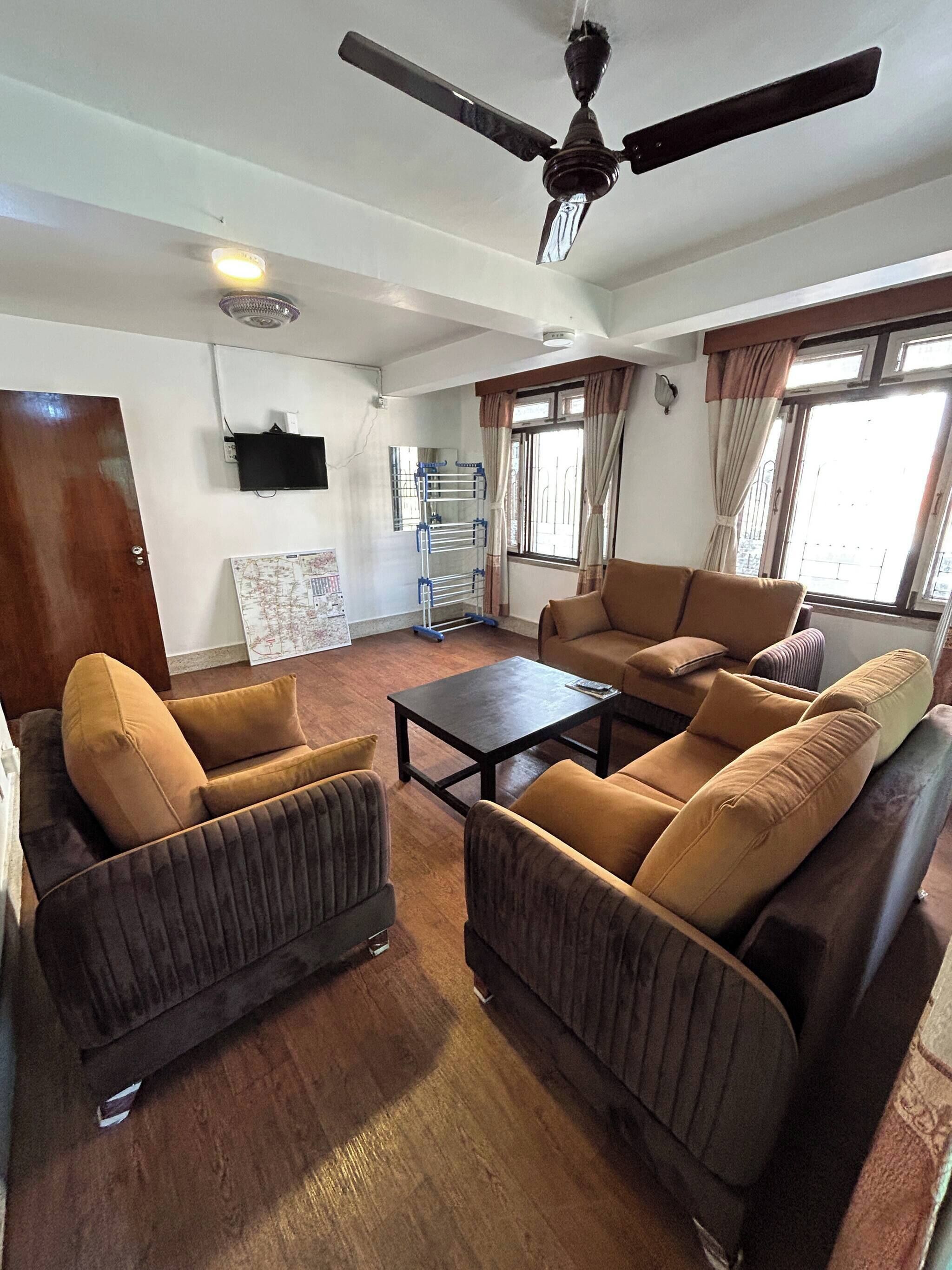 Apartment, 2 Bedrooms | Living area