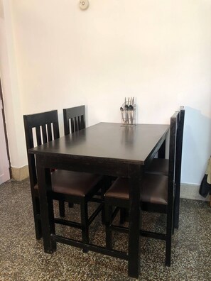 Appartement, 2 chambres | Restauration