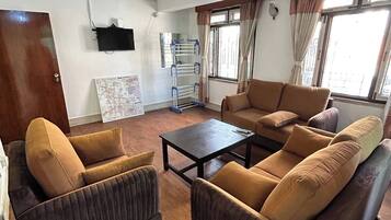 Apartment, 2 Bedrooms | Living area