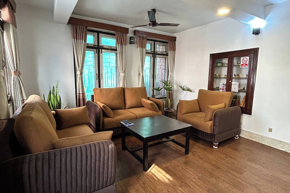 Shanti Apartment 2bhk Thamel 5 min Walk 2nd Floor