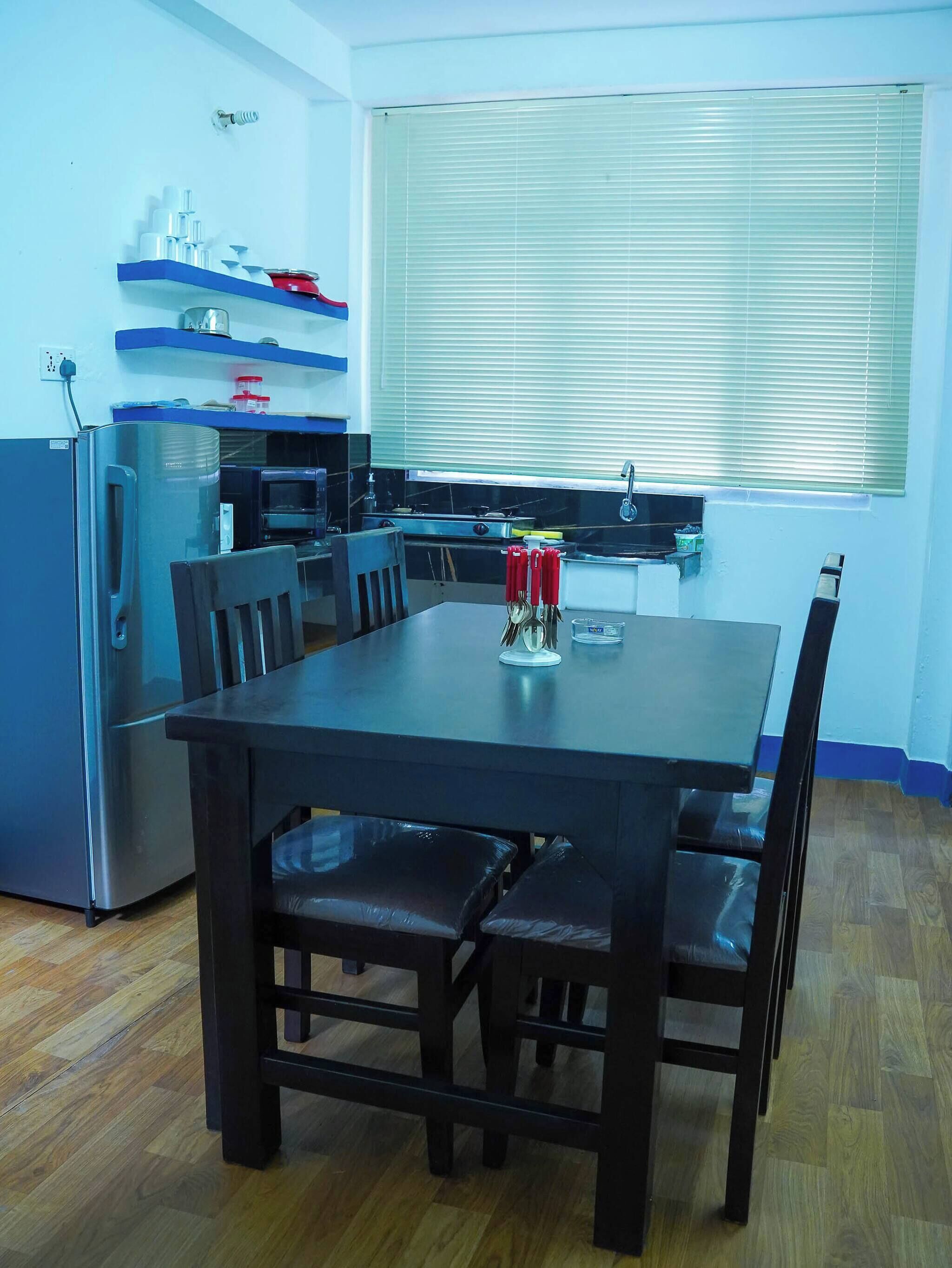 Apartment, 2 Bedrooms, Smoking, Balcony | Dining room