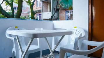 Apartment, 2 Bedrooms, Smoking, Balcony | Outdoor dining