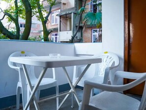 Apartment, 2 Schlafzimmer, Raucher, Balkon | Speisen im Freien