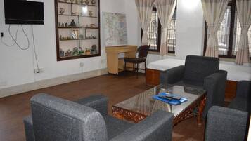 Estudio, 1 habitación, balcón | Sala de estar