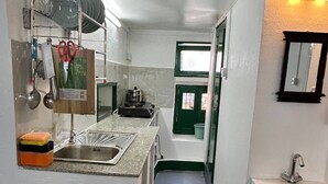 Estudio, 1 habitación, para fumadores | Cocina privada