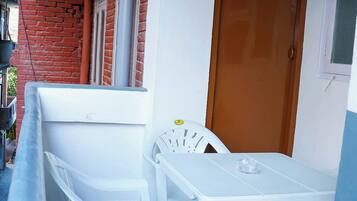 Apartment, 2 Bedrooms, Smoking, Balcony | Balcony