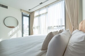 Luxury House, Balcony, Sea View | Egyptian cotton sheets, premium bedding, in-room safe, blackout drapes - Luxury townhouse in Al Danah Bay  (Ras Al Khaimah)