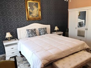 2 bedrooms, iron/ironing board, free WiFi, bed sheets - La maison de Veronique (Catania)