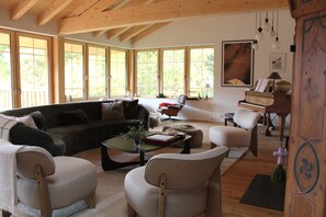 Televisio, takka, DVD-soitin