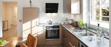 Kühlschrank, Ofen, Herdplatte, Geschirrspüler