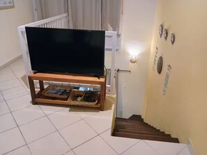 Interior - Seochico Sobradinho: charm and coziness by the sea. Relax peacefully. (São Sebastião)