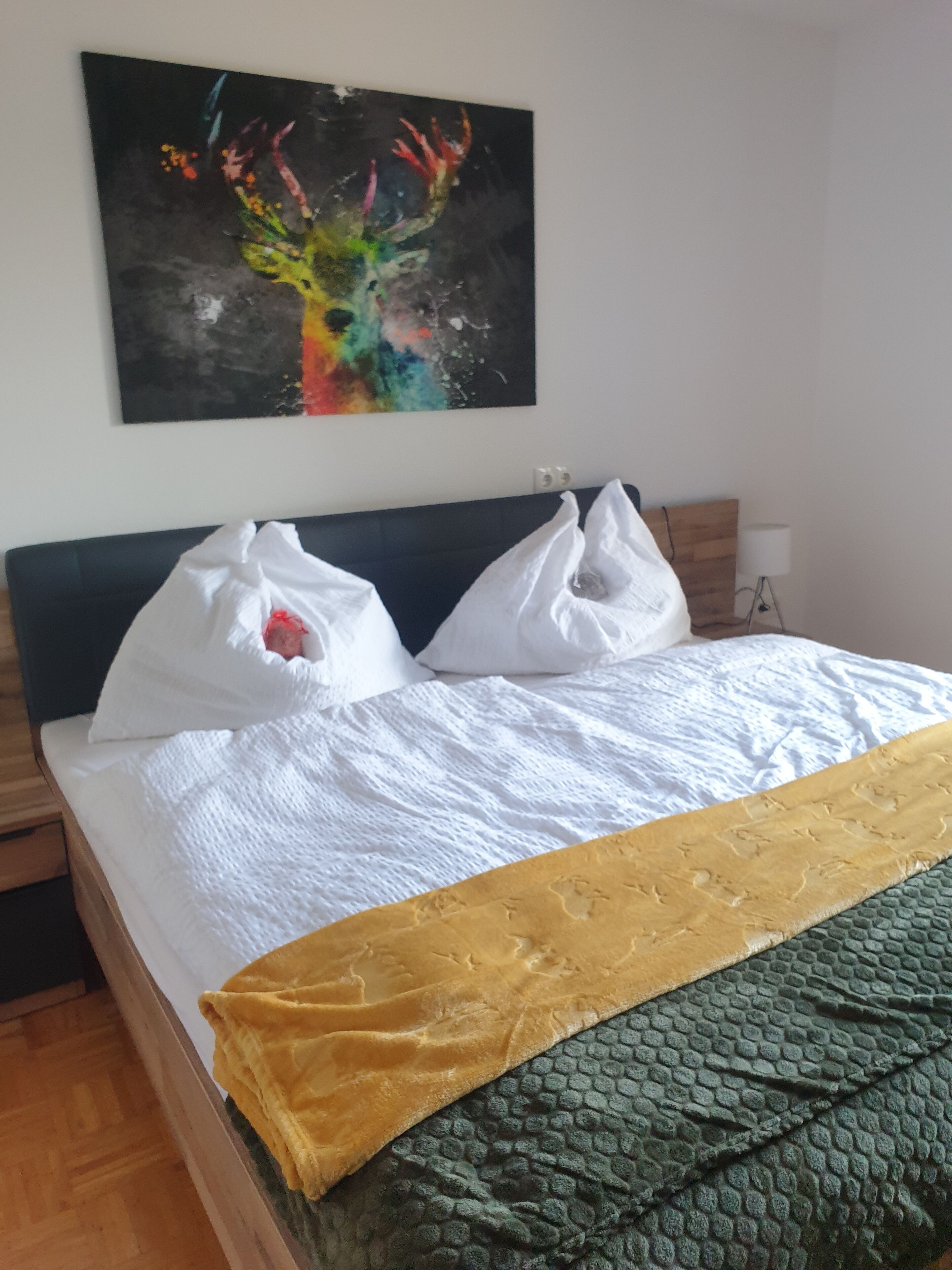 Internet, bed sheets