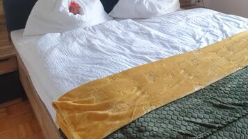 Internet, bed sheets