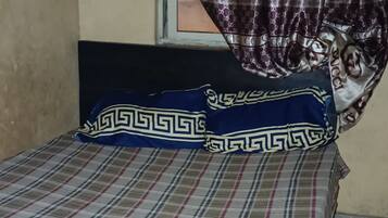 Comfort eenpersoonskamer | Een bureau