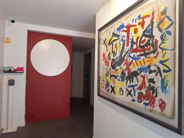 Reception - Slow León Apartamentos Passivhaus (Leon)