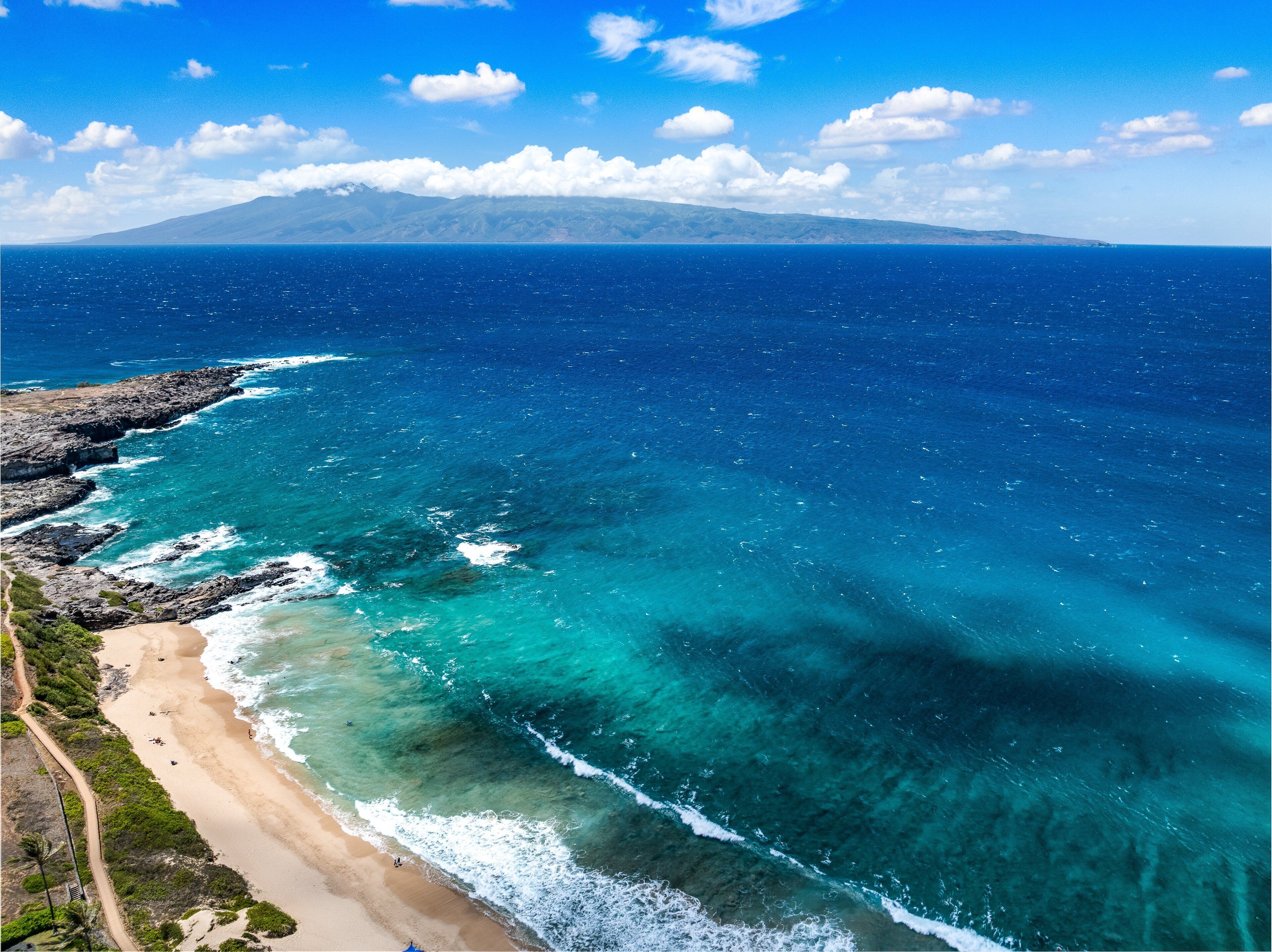 In Strandnähe, Liegestühle, Strandtücher