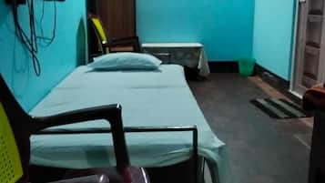 Escritorio y espacio para trabajar con laptop