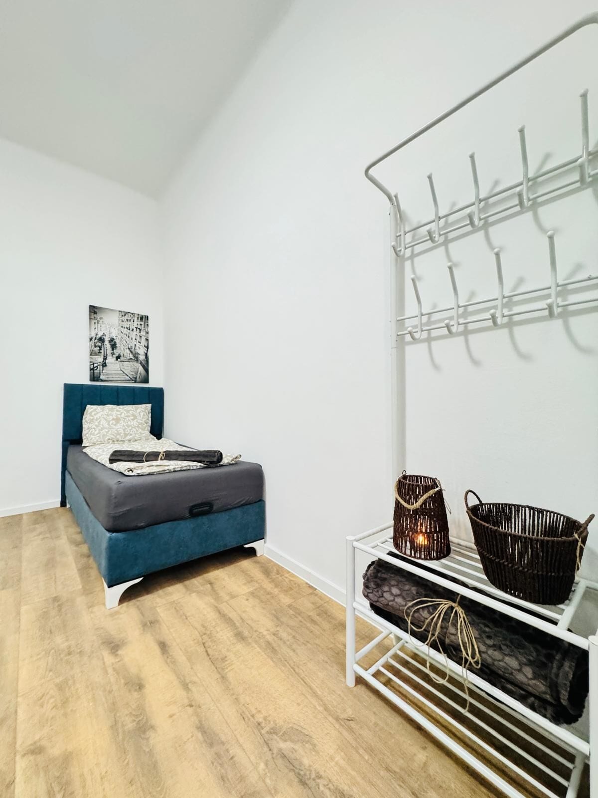 Basic Apartment | Iron/ironing board