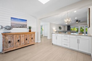 Interior - Saltwater Bliss by Beach Boutique Rentals (Holmes Beach)