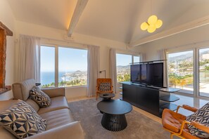 TV - FLH Funchal Bay View Escape with Pool (Funchal)