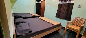 Suite, Hill View | Desk, free WiFi