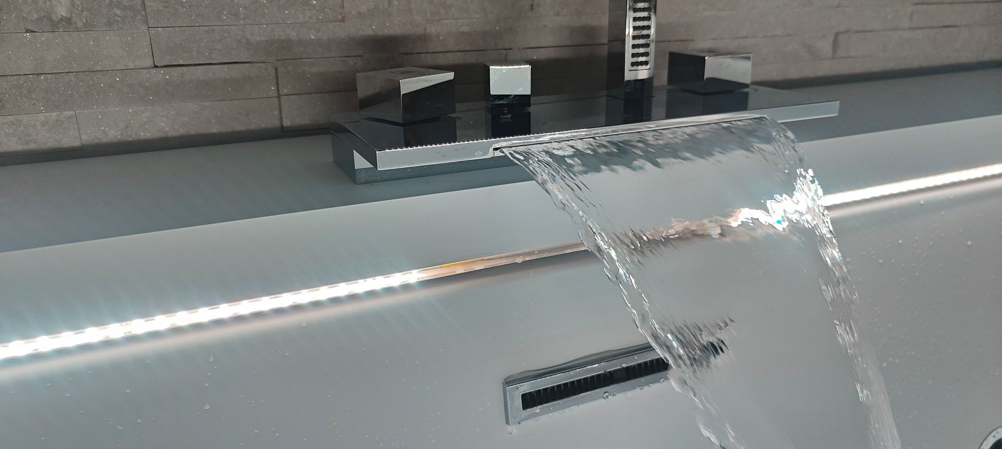 Habitación romántica, 1 cama Queen size, hidromasaje | Tina de hidromasaje privada