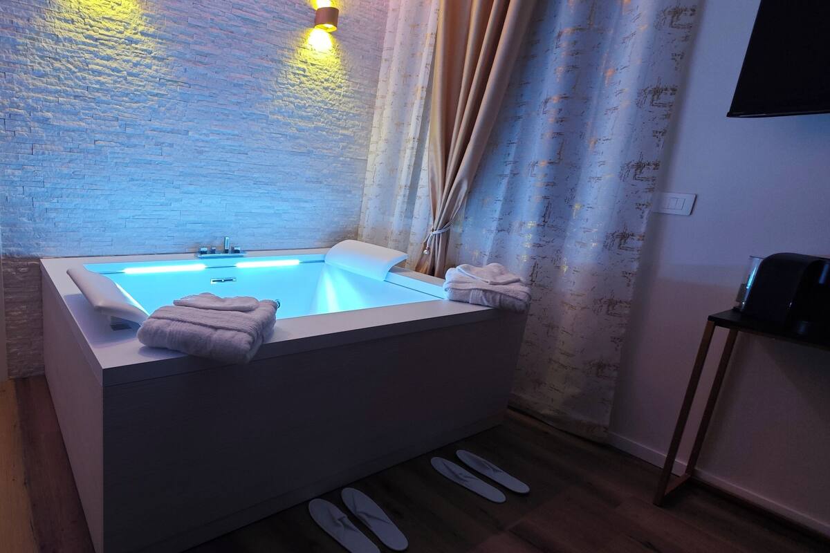 Romantisches Zimmer, 1 Queen-Bett, Whirlpool