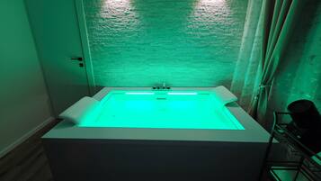 Romantische kamer, 1 queensize bed, bubbelbad | Gratis wifi