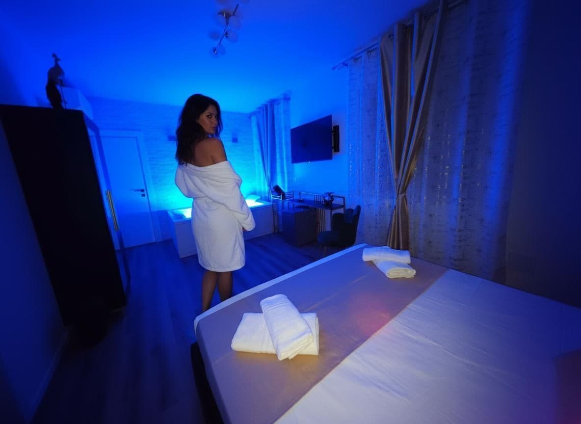 浪漫客房, 1 张大床, 按摩浴缸 | 免费 WiFi