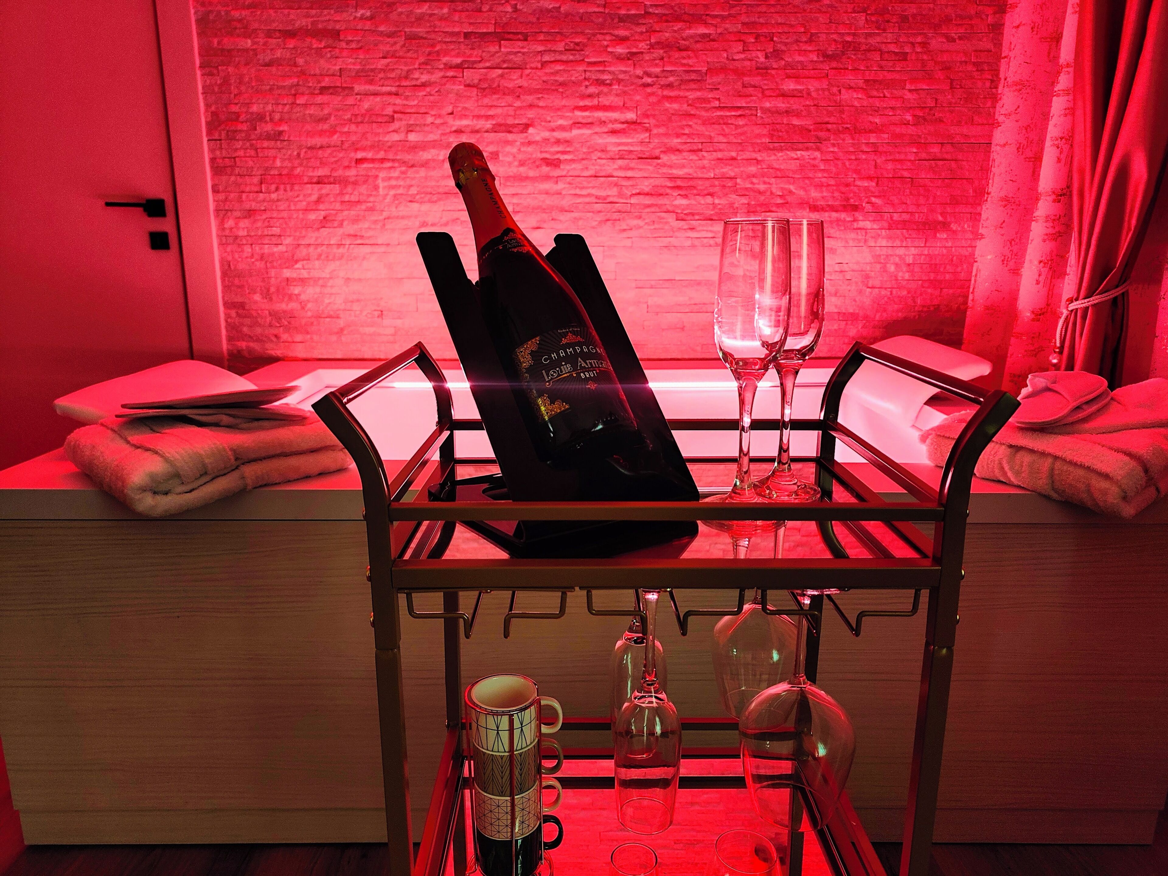 Romantisches Zimmer, 1 Queen-Bett, Whirlpool | Kostenloses WLAN