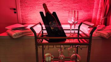 Romantik-værelse - 1 queensize-seng - boblebad | Gratis Wi-Fi