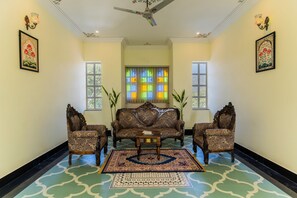 Lobby sitting area - Aryavarta A boutique abode (Udaipur)