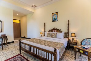 Desk, laptop workspace, iron/ironing board, free WiFi - Aryavarta A boutique abode (Udaipur)