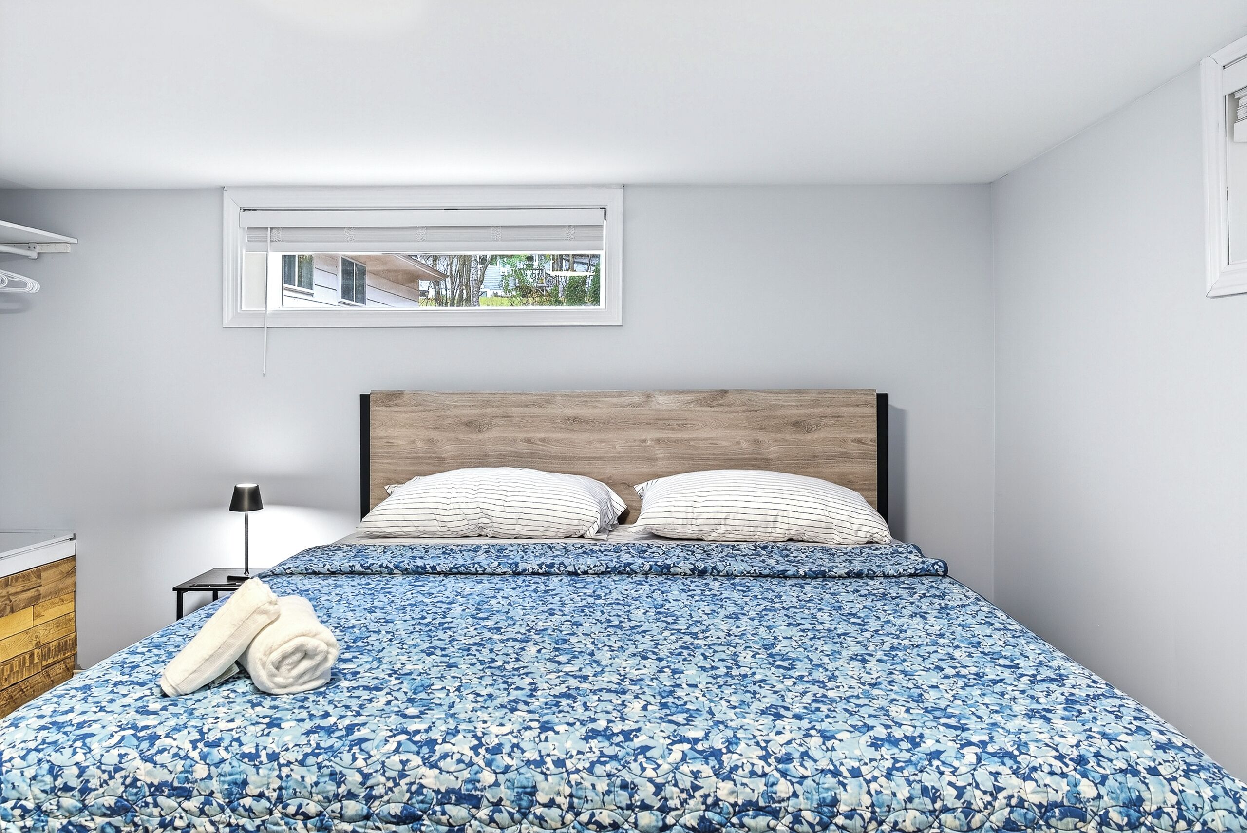 Tabla de planchar con plancha y wifi 