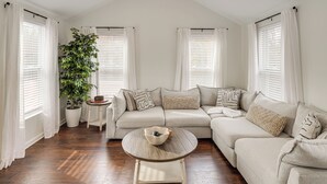 Rumah (4 Bedrooms) | Interior