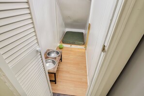 House (4 Bedrooms) | Interior - Backyard Retreat! Extended Stay in Nashville (Nashville)