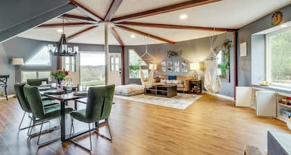 Near Hiking Trails! Luxe Family Home in Lakeside