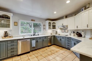 House (4 Bedrooms) | Interior - Near Hiking Trails! Luxe Family Home in Lakeside (Lakeside)