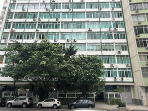 Exterior - Spacious 3-bedroom apartment in Copacabana, 3 blocks from the beach. (Rio de Janeiro)