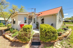 Cottage (1 Bedroom) | Front of property - 7 Mi to the Dolores River! Adventure-ready Cottage (Dove Creek)