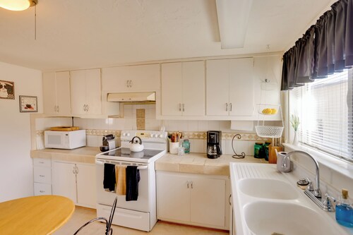 7 Mi to the Dolores River! Adventure-ready Cottage