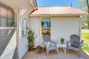 Interior - 7 Mi to the Dolores River! Adventure-ready Cottage (Dove Creek)