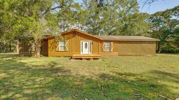 House (4 Bedrooms) | Front of property