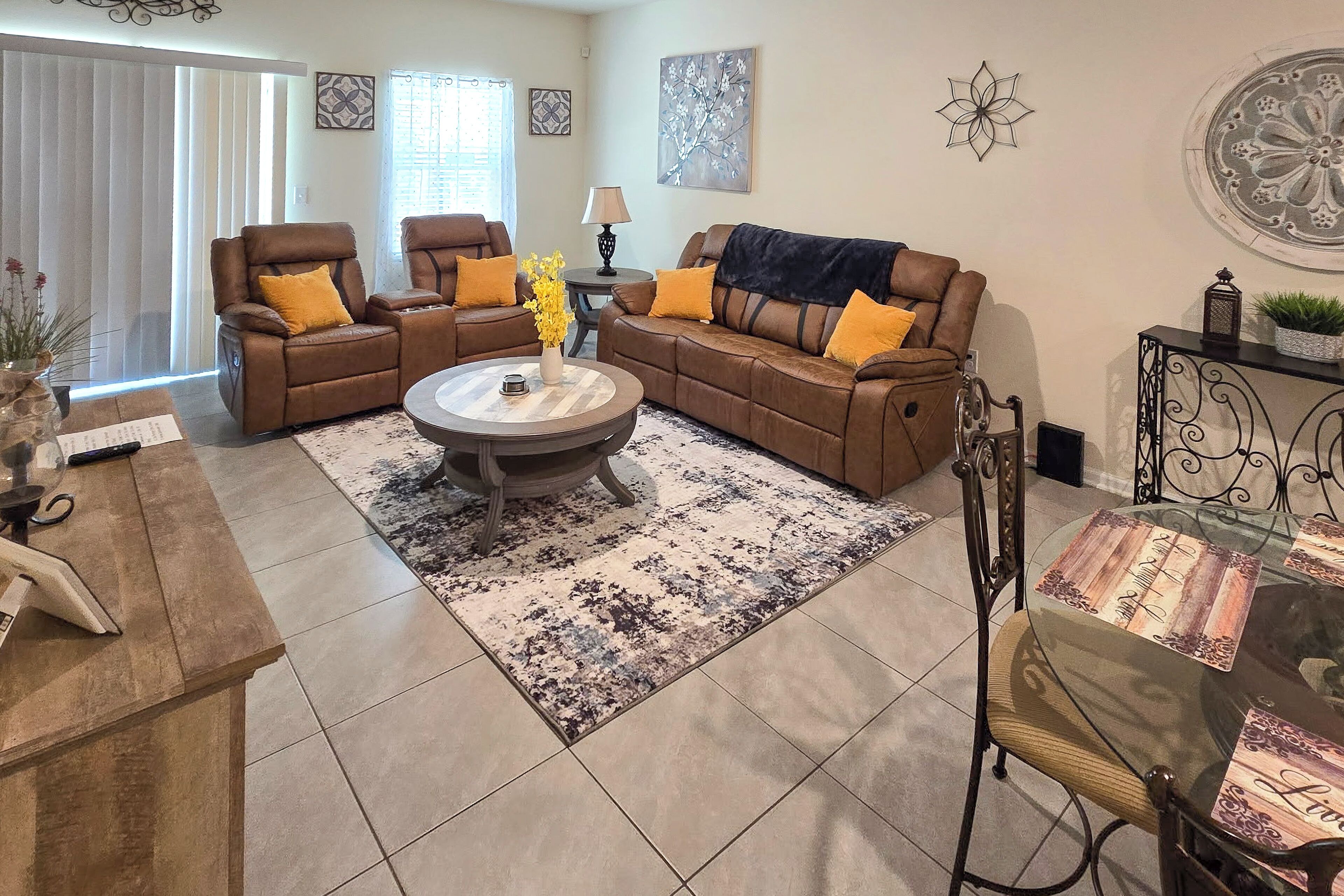 Apartment (3 Bedrooms) | Front of property