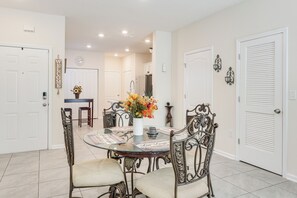 Apartment (3 Bedrooms) | Interior - 4 Mi to Everbank Stadium! Stylish Suburban Retreat (Jacksonville)