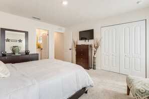 Apartment (3 Bedrooms) | Interior - 4 Mi to Everbank Stadium! Stylish Suburban Retreat (Jacksonville)