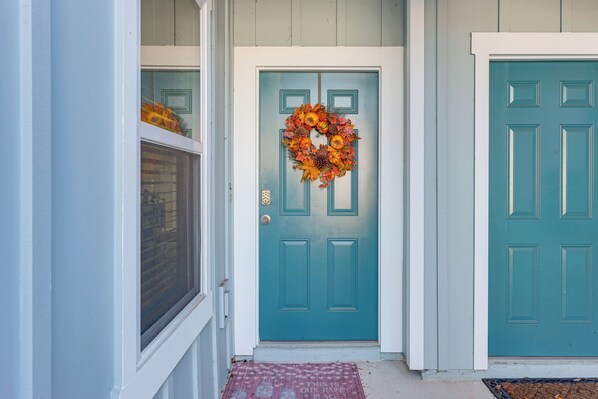 Interior - 4 Mi to Everbank Stadium! Stylish Suburban Retreat (Jacksonville)