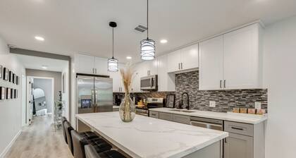 Updated Home w/ Hot Tub in Houston's Northside!